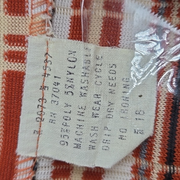 Vintage Plaid Button-Up Shirt - Picture 3 of 8